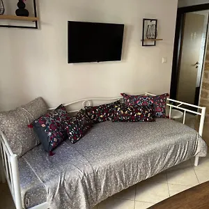 tanya-apartment.hotels-of-thessaloniki.com/